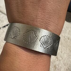 Salisbury Pewter Scallop Shells Cuff Bangle Bracelet NIB